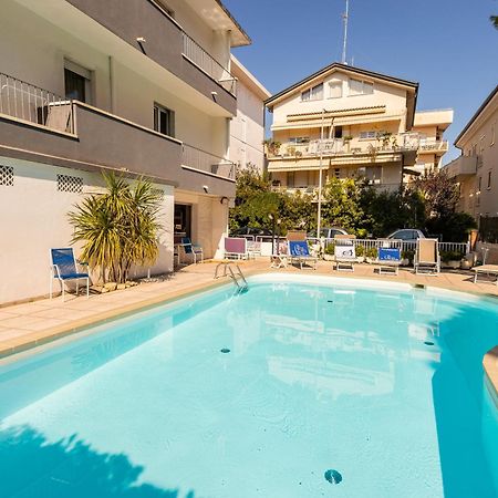 ריצ'יונה La Plata Hotel - Con Piscina מראה חיצוני תמונה
